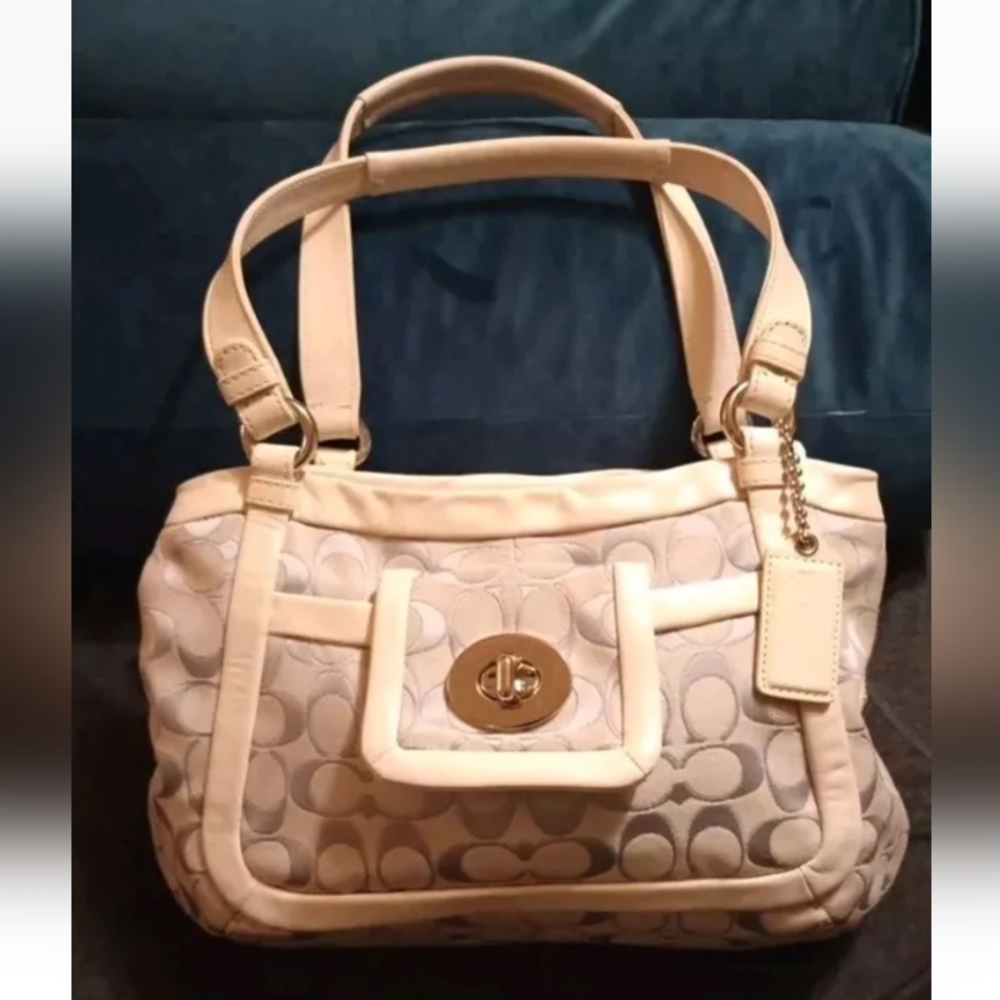 VTG Coach 13604 Cricket Outline Signature Shoulder Bag Lavender W/outer bag